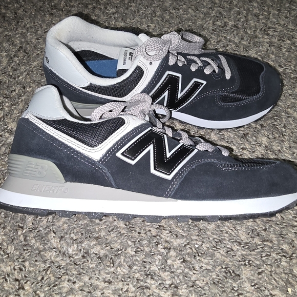 New Balance 574 Black & White - Picture 2 of 4